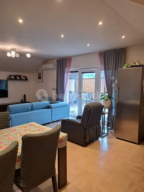 Pronájem domu 130 m², pozemek 697 m², Dlážděná, Postřižín