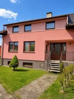 Pronájem bytu v domě ve městě Hluk
