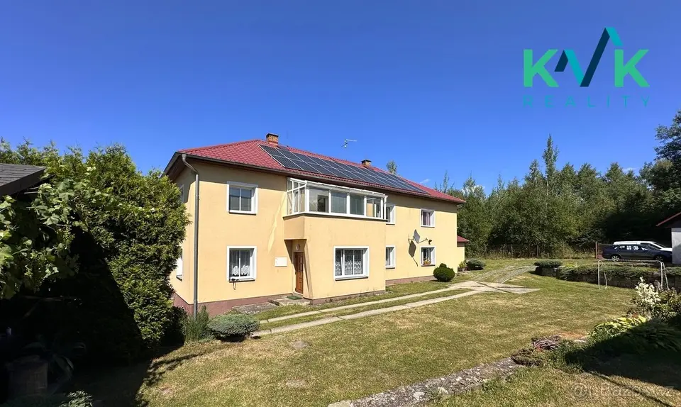 Prodej RD se třemi BJ s dispozicí 3+1 a se třemi garážemi, N