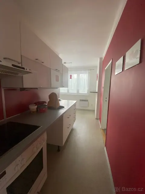 Pronájem zděného bytu 3+1 s balkonem, Tábor - Blanické předm