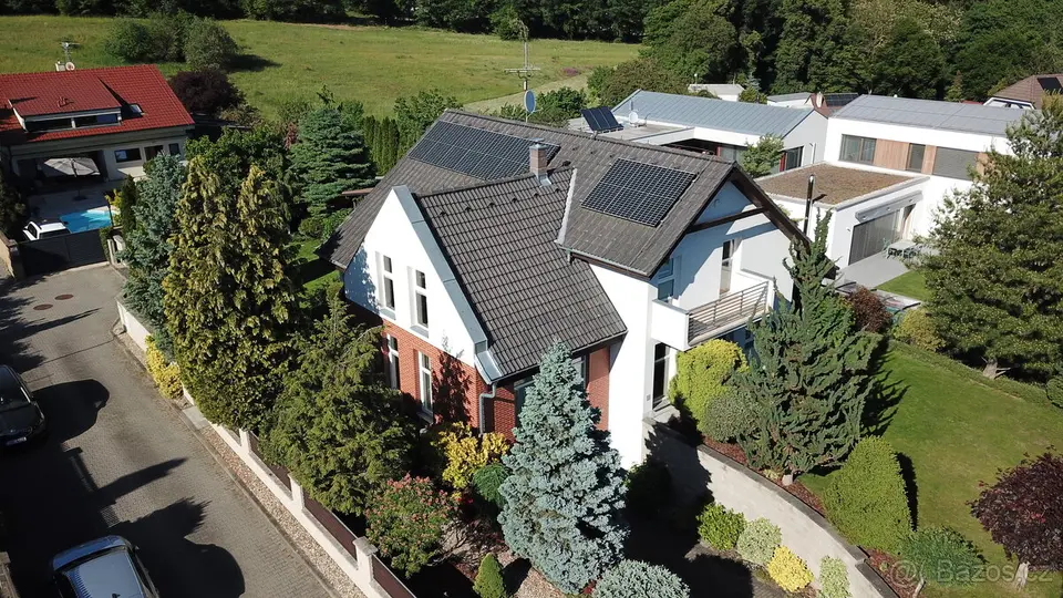 Prodej luxusní rodinné vily 265m2 s pozemkem 1014m2, Brno -