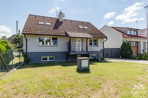 Pronájem rodinného domu 5+kk, Kunovice - třída Vítězství