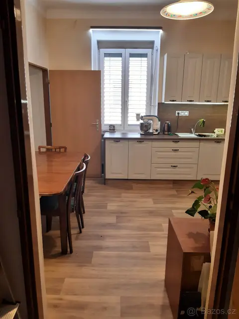 Pronájem zděného bytu 2+1 v Č.B. bez provize RK