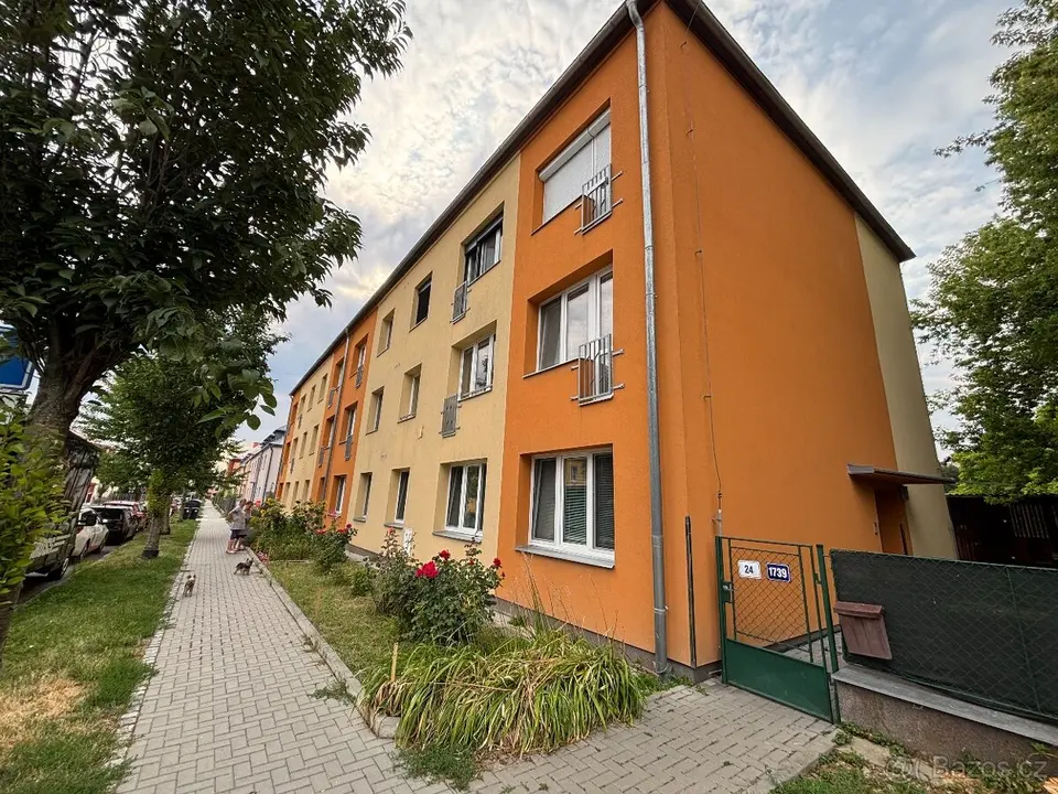 Pronájem světlého bytu 1+1, 40 m² – Šternberk