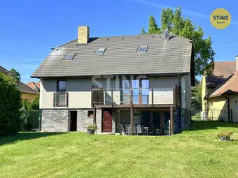 Pronájem domu se dvěma bytovými jednotkami a zahrado, 135818