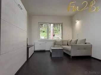 Pronájem hezkého vybaveného bytu 1kk s parkovacím místem a ú