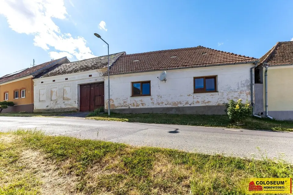 Starý Petřín, RD 3+1, hospodářská budova, zahrada – rodinný