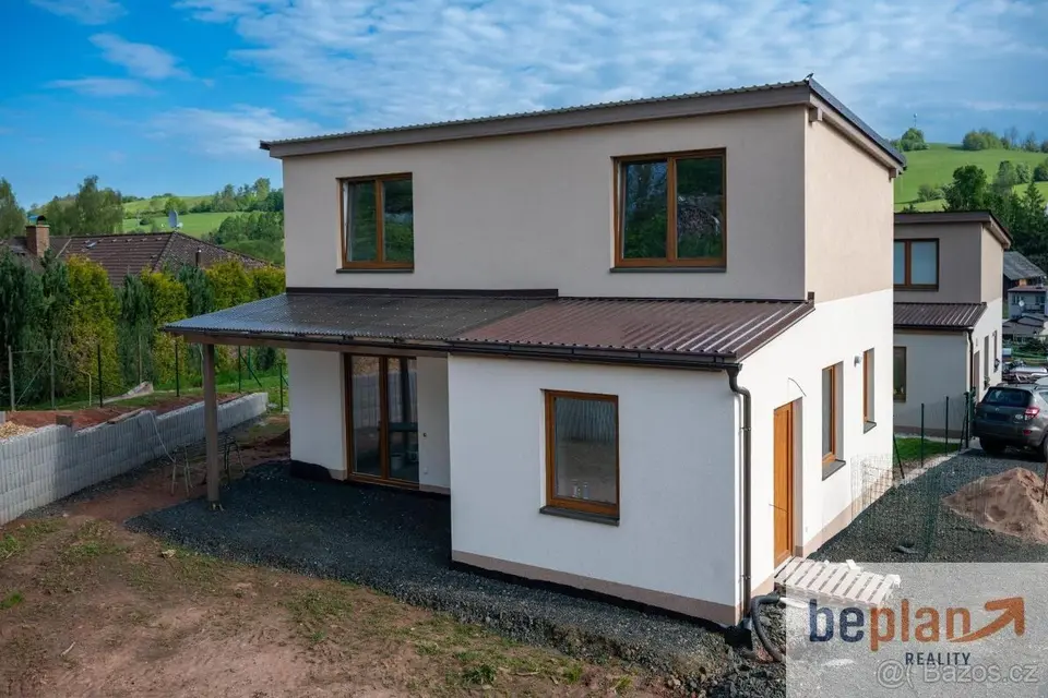 Novostavba 3+kk se zahradou a dvěma parkovacími stáními