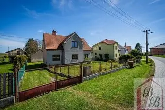 Prodej rodinného domu 7+1+G s velkou zahradou, Jičín - Popov