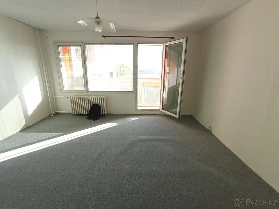 Nezařízený byt 1+kk St. Lískovec Kyjevská, 15.300 vč.služeb