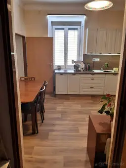 Pronájem zděného bytu 2+1 v Č.B. bez provize RK
