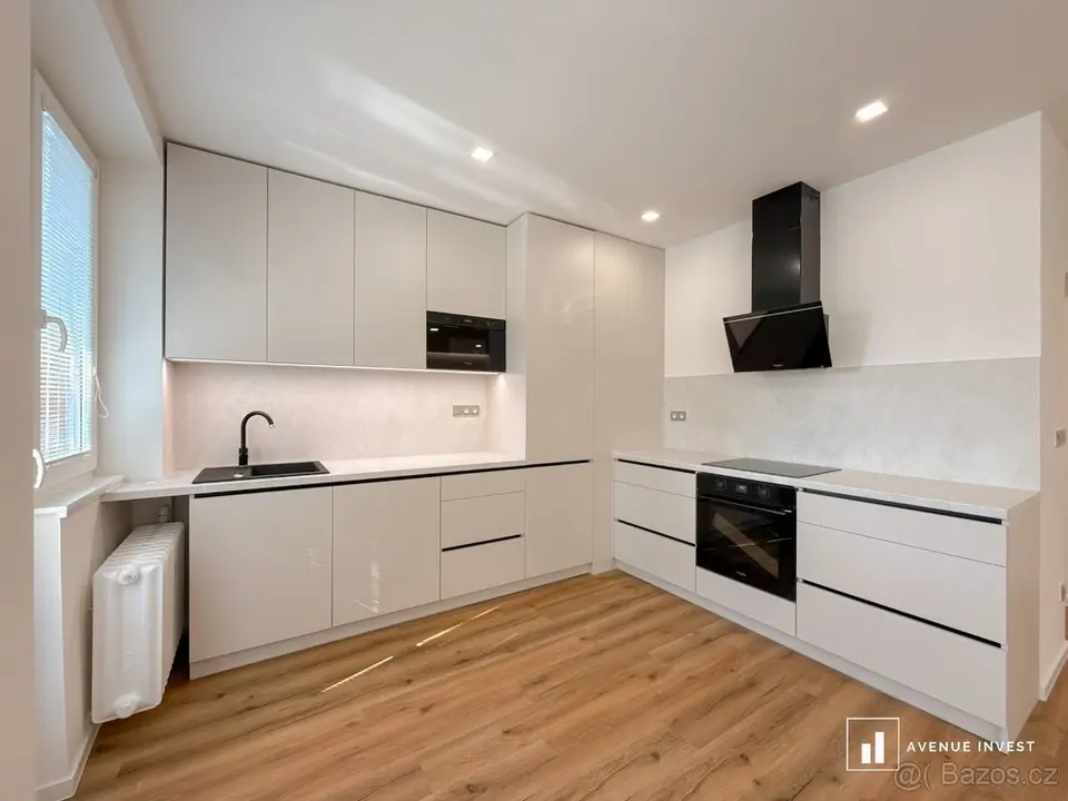 Prodej bytu 4+kk 80 m², 2. patro – Zlín, Štefánikova 3799