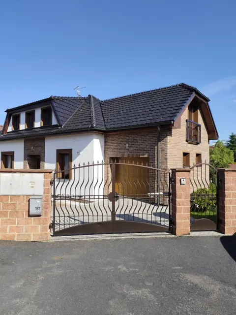 Prodej domu 248 m², pozemek 688 m², Velká Hleďsebe